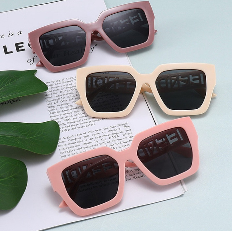 عینک طرح فندی