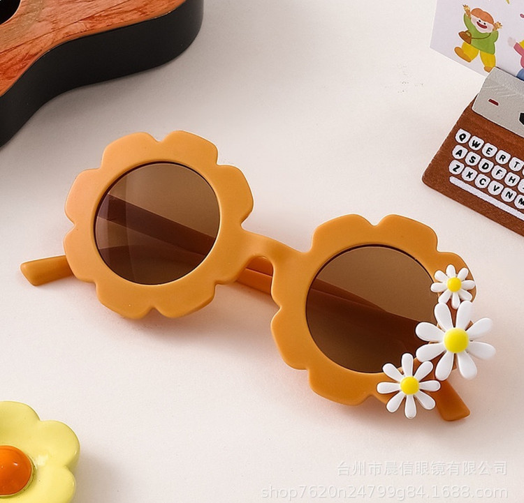 عینک طرح گل بابونه