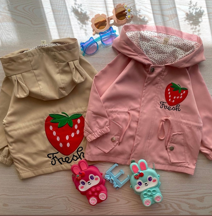 بارانی توت فرنگی