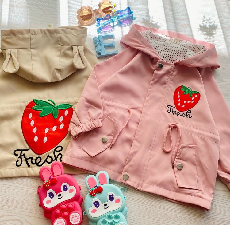 بارانی توت فرنگی