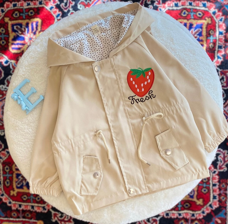 بارانی بچگانه وارداتی طرح توت فرنگی